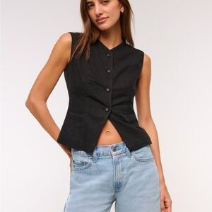 Sleeveless Black Button-Front Linen blend Top / veste boutonnée mélange de lin